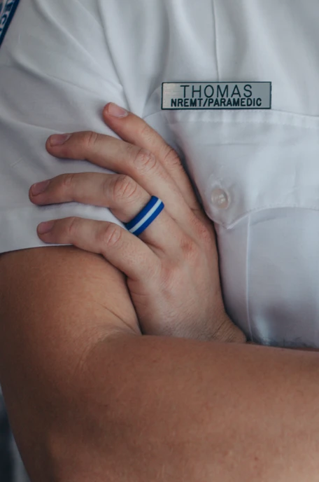 Men's Thin White Line Silicone Ring - Image 5